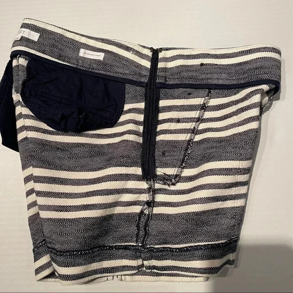 Ann Taylor The Riviera Short Size 4 - Picture 10 of 14